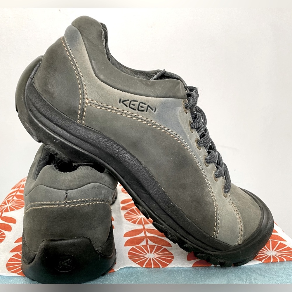 Keen Women’s Size 6.5 Blue Hiking Shoes